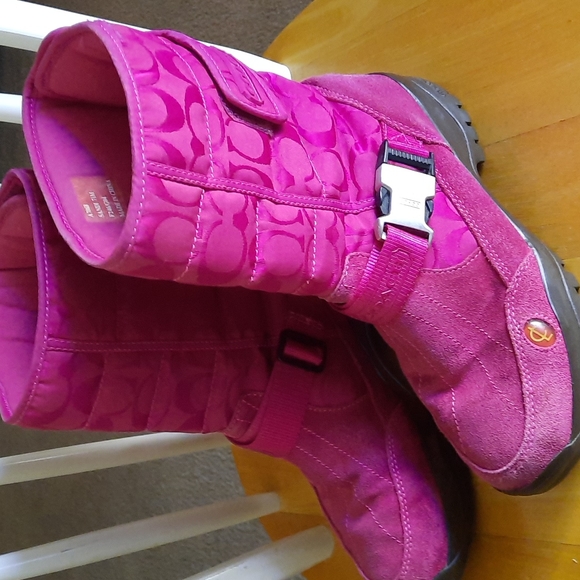 Coach Snow Boots - Picture 12 of 12